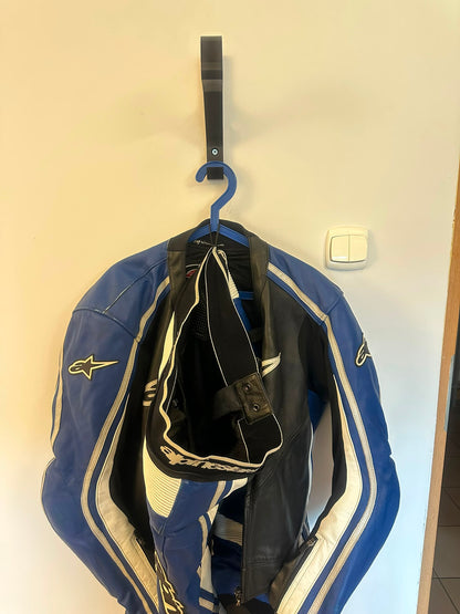 Wieszak na kask motocyklowy i kurtkę