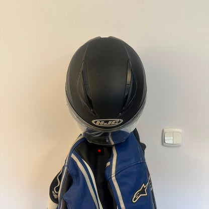 Wieszak na kask motocyklowy i kurtkę